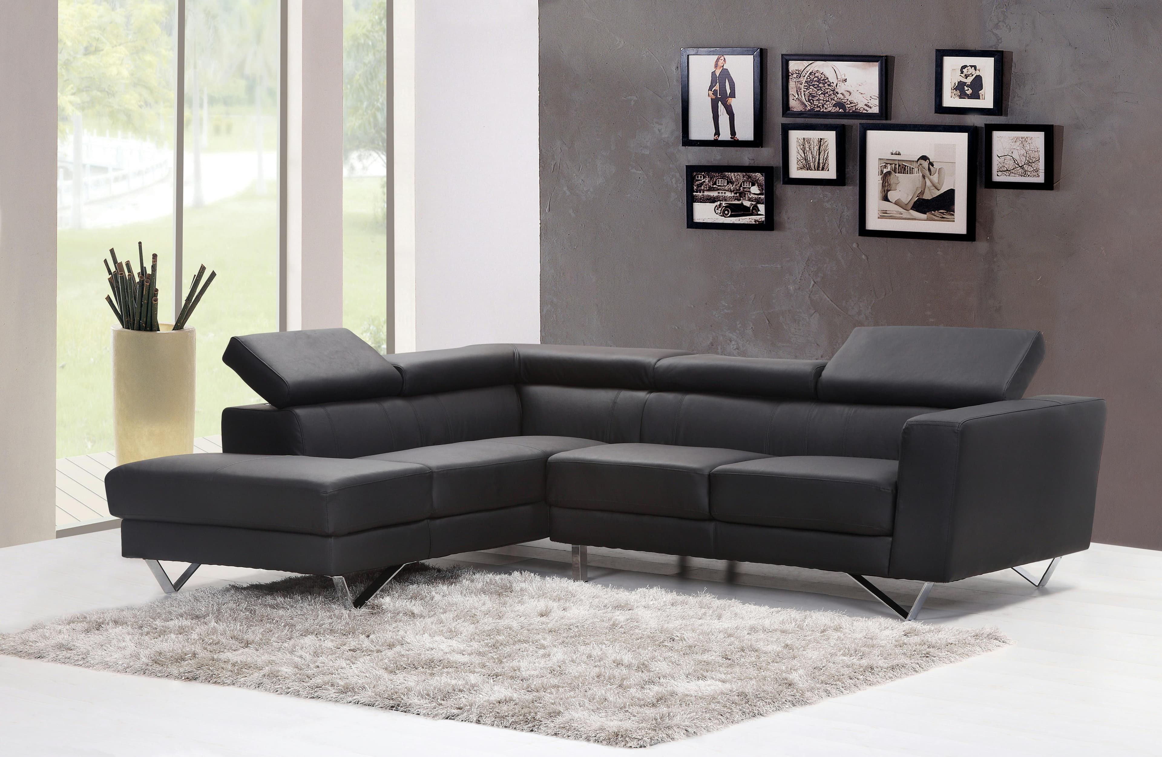 Modern living room with L-shaped sectional sofa, contemporary interior design